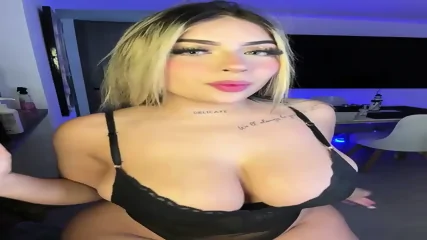 Mia White Pink - Video Porno Gratuite HD | Jeux de Rue