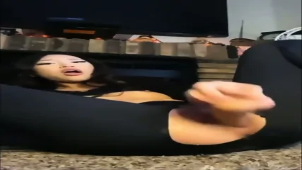 ABG Plays With Herself - Video Porno Gratuite HD | Jeux de Rue