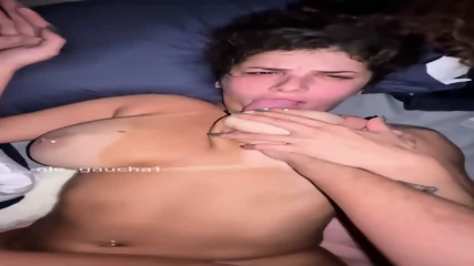 ÃlÃ« Rabuda GÃ¤Ã¼chÃ¤ E Belos Peitos - Video Porno Gratuite HD | Jeux de Rue