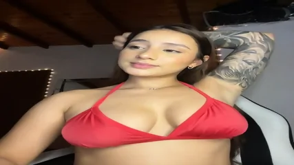 Ale Lewis Fingering - Video Porno Gratuite HD | Jeux de Rue