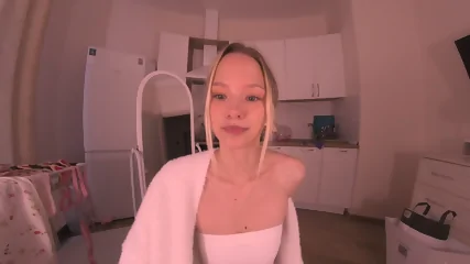 Sweetie  Angel StripchatVR 2026 04 26T02 55 36 03 00 F120 LR - Video Porno Gratuite HD | Jeux de Rue