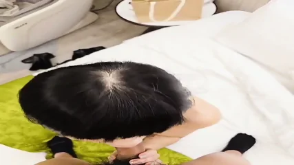 Zhou Qianling, Who Lives In Taoyuan, Taiwan, Is Looking For A Sugar Daddy; She Loves Giving Men Oral Sex - Video Porno Gratuite HD | Jeux de Rue
