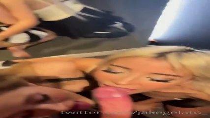 Cute Wasian And Her Firend Fuck In The Changing Room - Video Porno Gratuite HD | Jeux de Rue