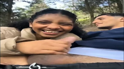 Cute Ebony Petite Girl Giving Blowjob Outdoor And Boob Sucking - Video Porno Gratuite HD | Jeux de Rue
