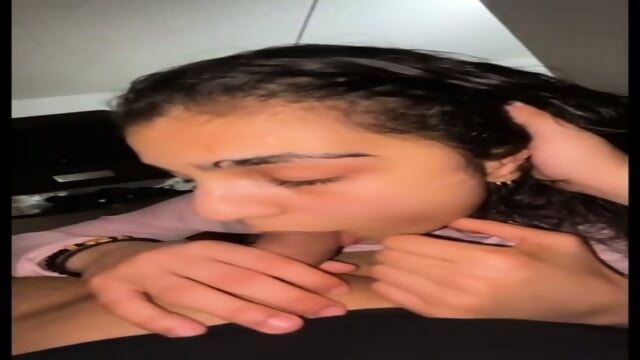 Girlfriend Ne Lund Ko Muh Me Lekar Chusa Pyar Se_1 - Video Porno Gratuite HD | Jeux de Rue